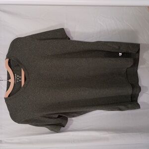 Champion vneck tee L